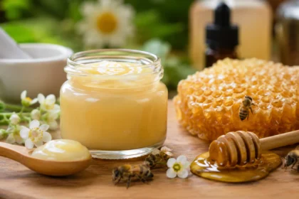 Royal Jelly Benefits, Uses & Possible Side Effects